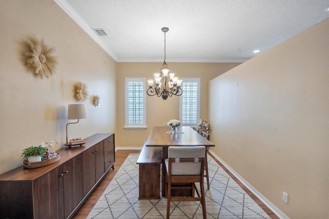 5877 NW 73rd Ct_008
