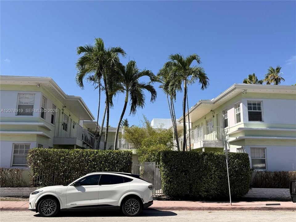En Venta: $449,000 (2 camas, 2 baños, 900 Pies cuadrados)