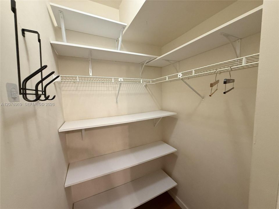 En Venta: $449,000 (2 camas, 2 baños, 900 Pies cuadrados)