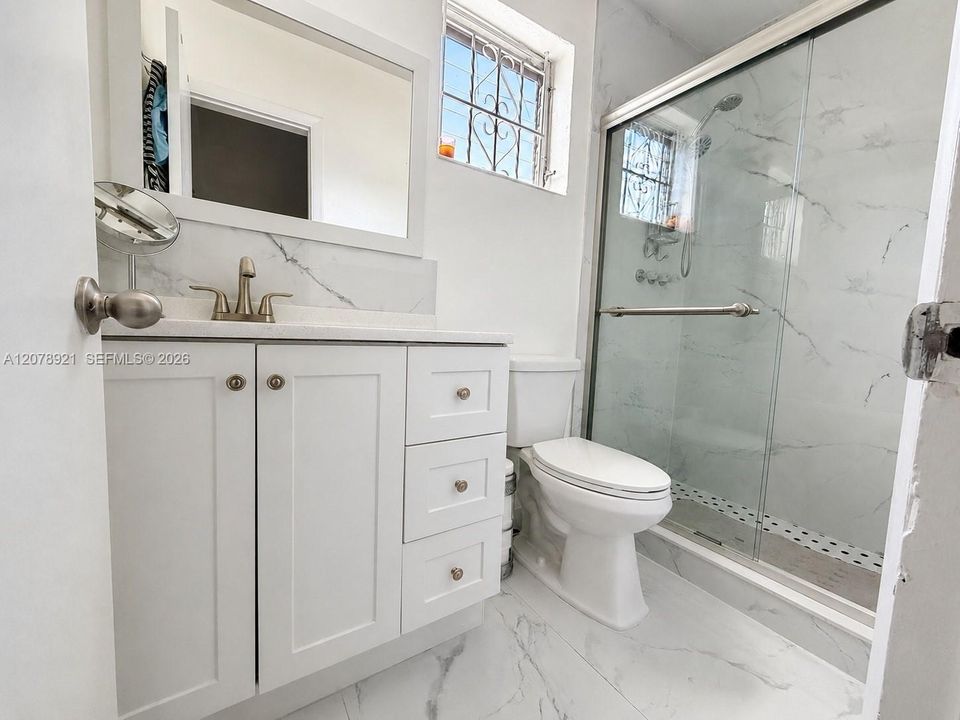 En Venta: $535,000 (4 camas, 2 baños, 1886 Pies cuadrados)