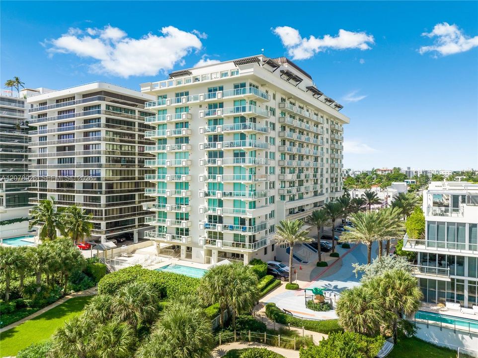 For Rent: $4,000 (2 beds, 2 baths, 927 Square Feet)