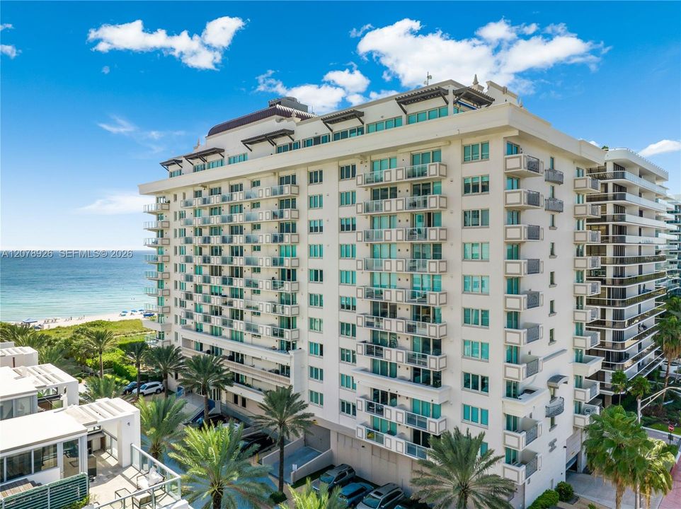 For Rent: $4,000 (2 beds, 2 baths, 927 Square Feet)