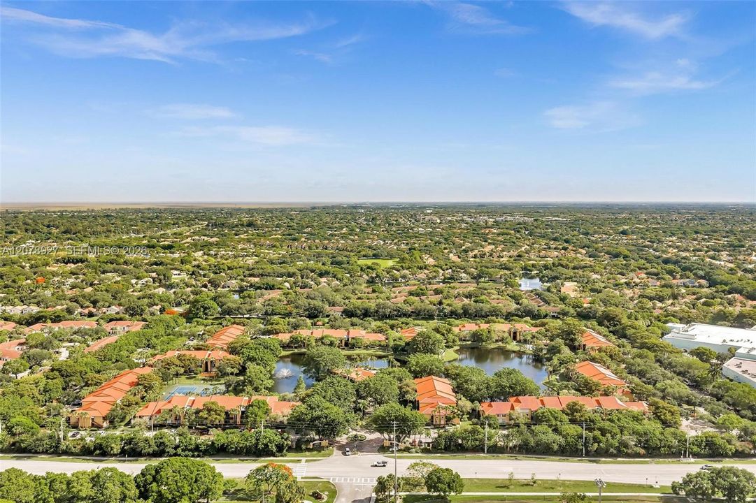 For Rent: $1,750 (1 beds, 1 baths, 734 Square Feet)