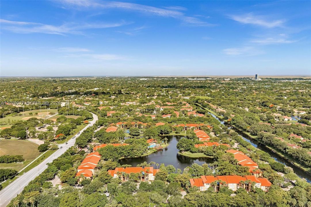For Rent: $1,750 (1 beds, 1 baths, 734 Square Feet)