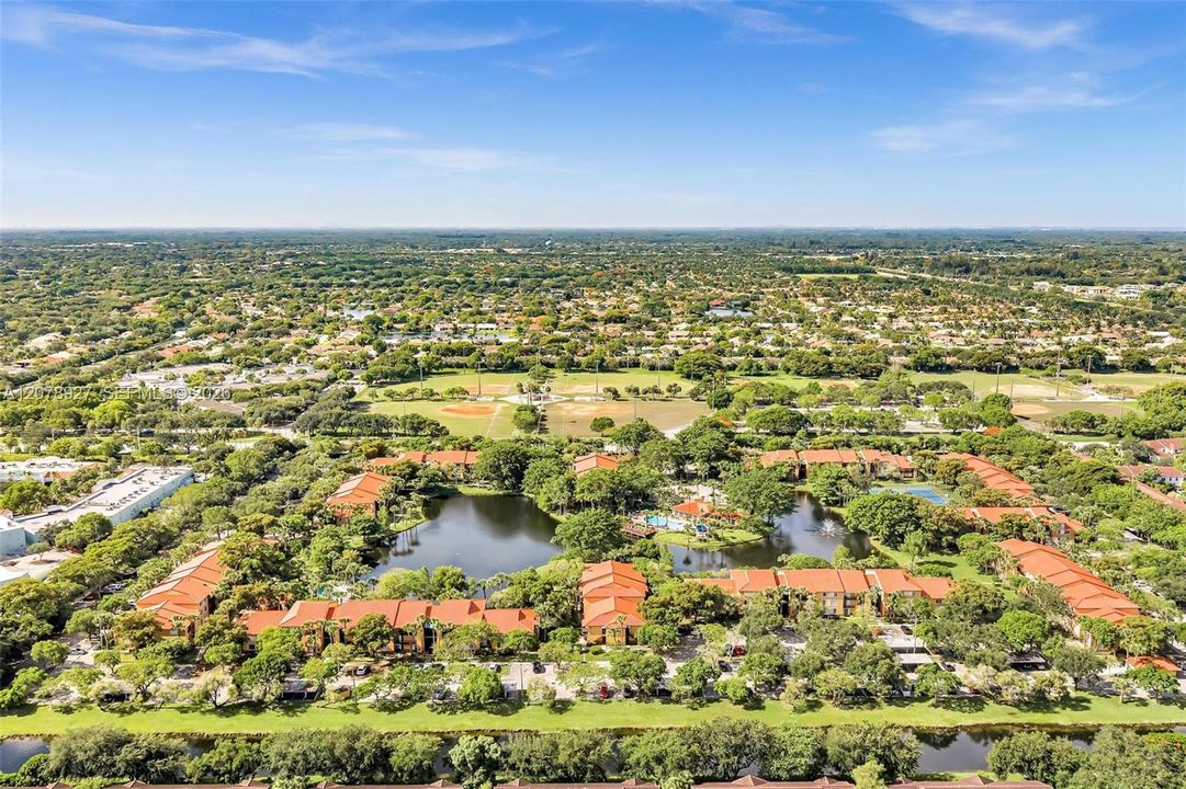 For Rent: $1,750 (1 beds, 1 baths, 734 Square Feet)