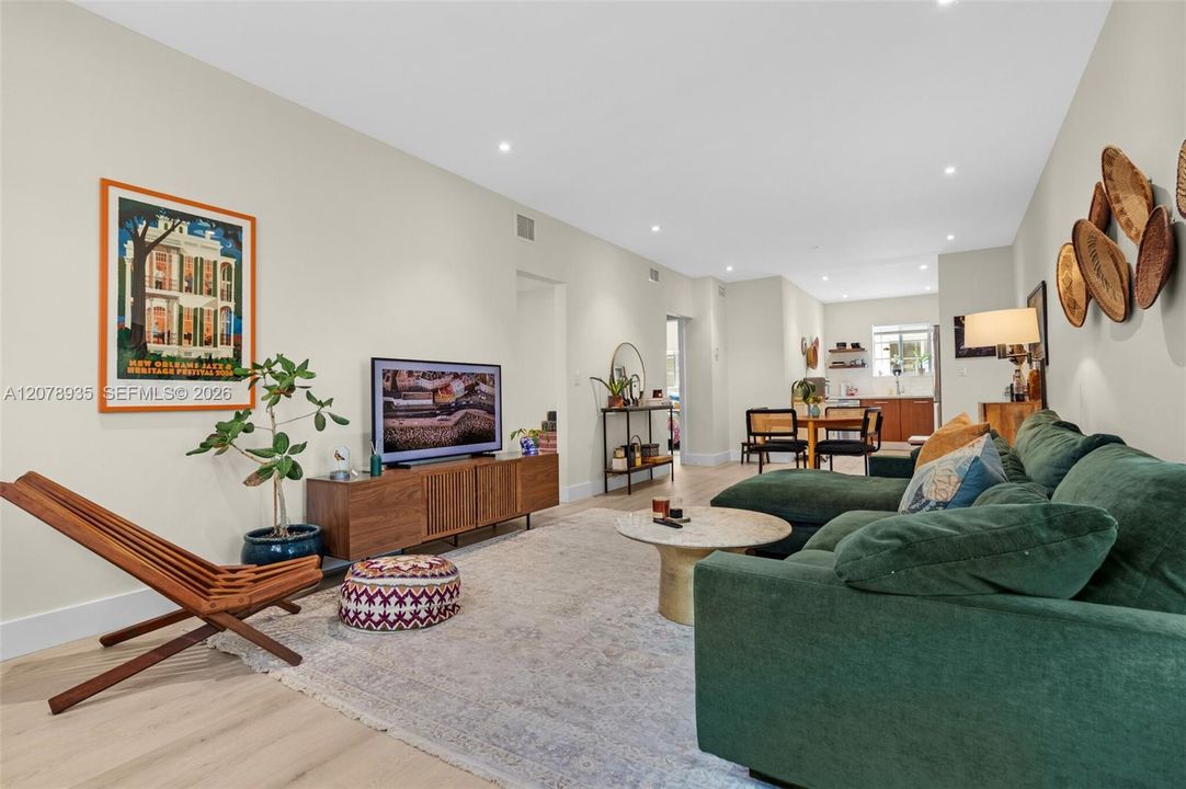 For Rent: $3,400 (2 beds, 2 baths, 1029 Square Feet)