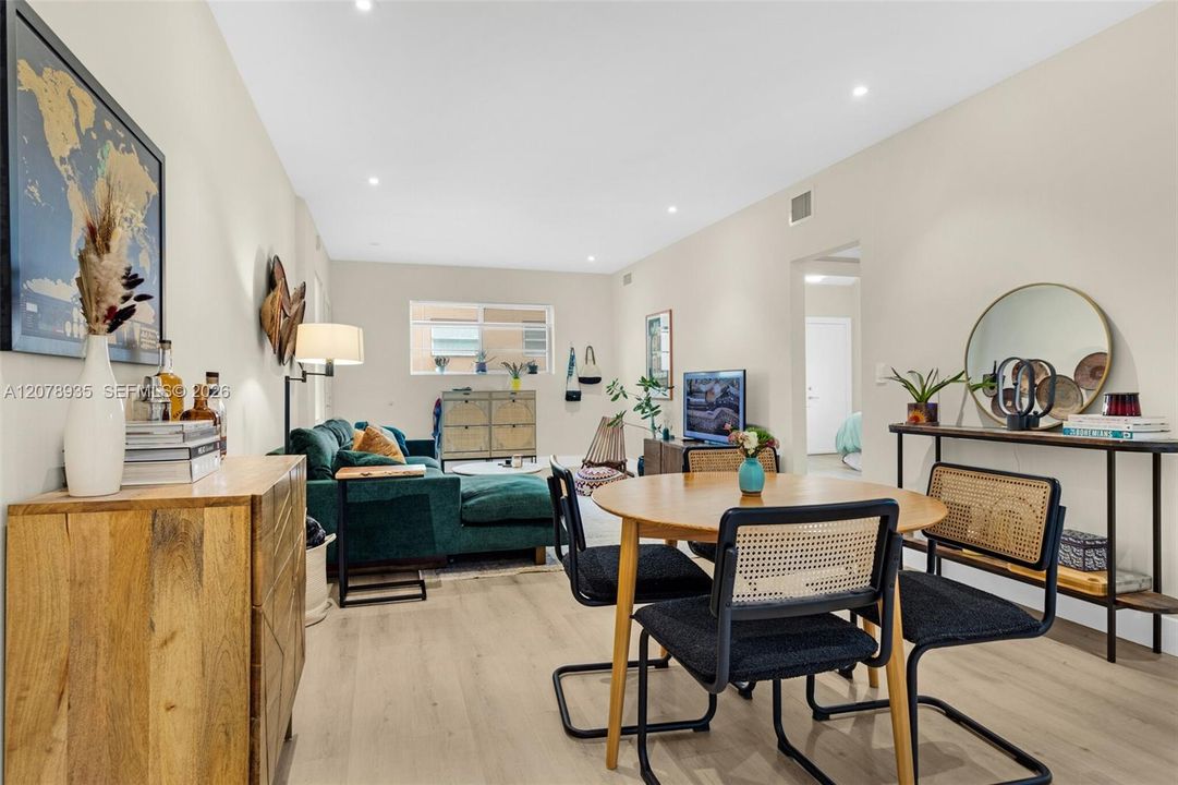 For Rent: $3,400 (2 beds, 2 baths, 1029 Square Feet)