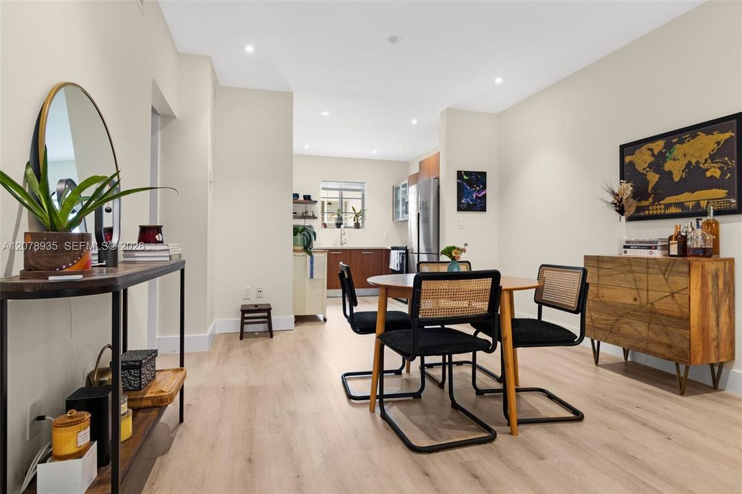 For Rent: $3,400 (2 beds, 2 baths, 1029 Square Feet)