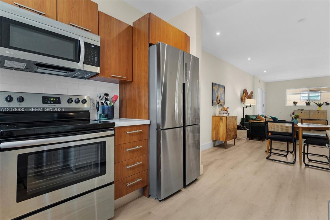 For Rent: $3,400 (2 beds, 2 baths, 1029 Square Feet)