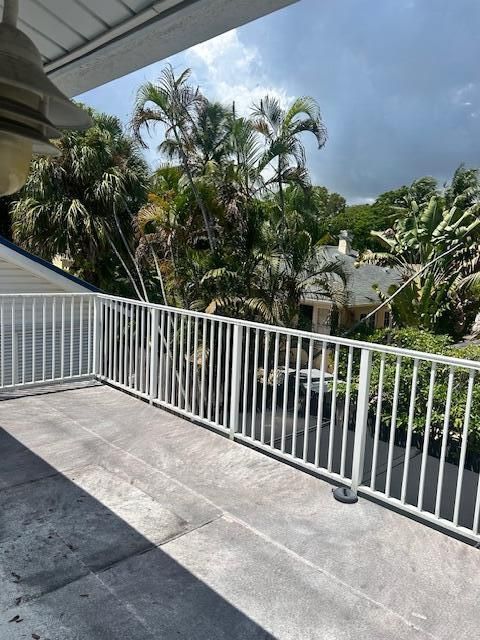balcony