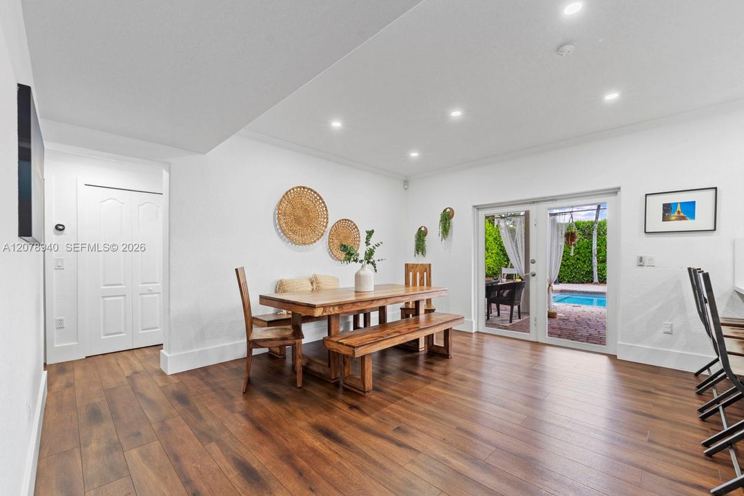 For Rent: $5,950 (5 beds, 3 baths, 2145 Square Feet)