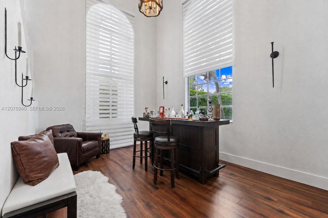 For Rent: $5,950 (5 beds, 3 baths, 2145 Square Feet)