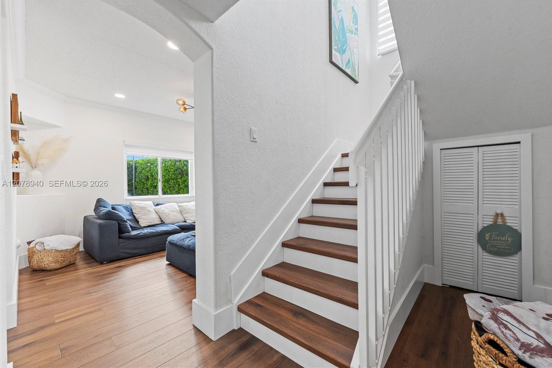 For Rent: $5,950 (5 beds, 3 baths, 2145 Square Feet)