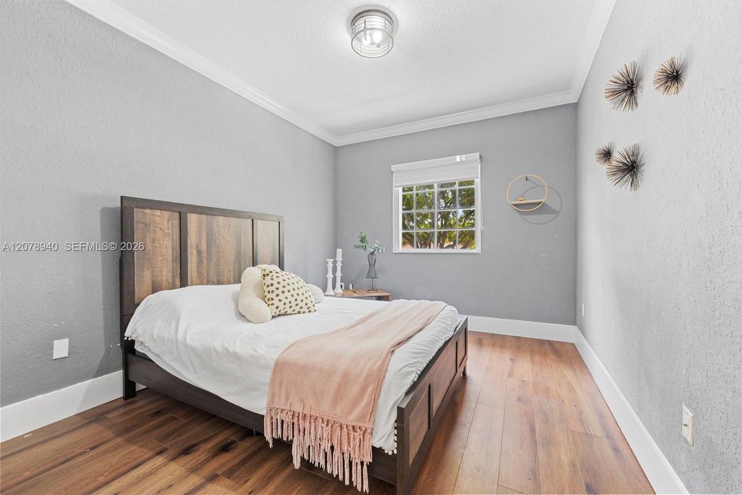 For Rent: $5,950 (5 beds, 3 baths, 2145 Square Feet)