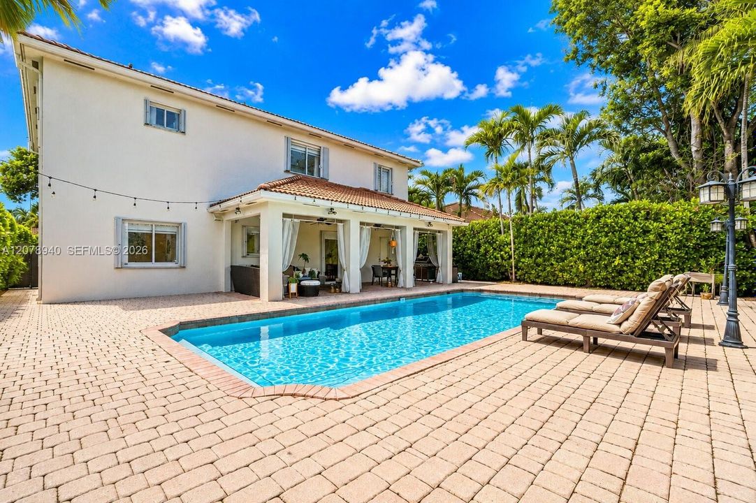 For Rent: $5,950 (5 beds, 3 baths, 2145 Square Feet)