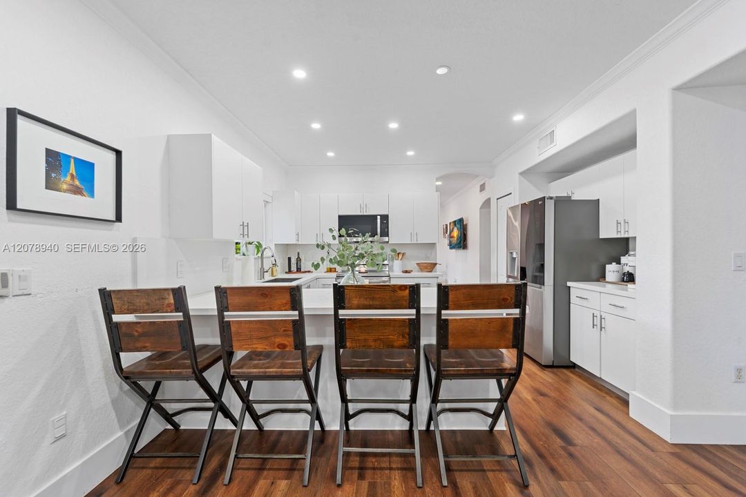 For Rent: $5,950 (5 beds, 3 baths, 2145 Square Feet)