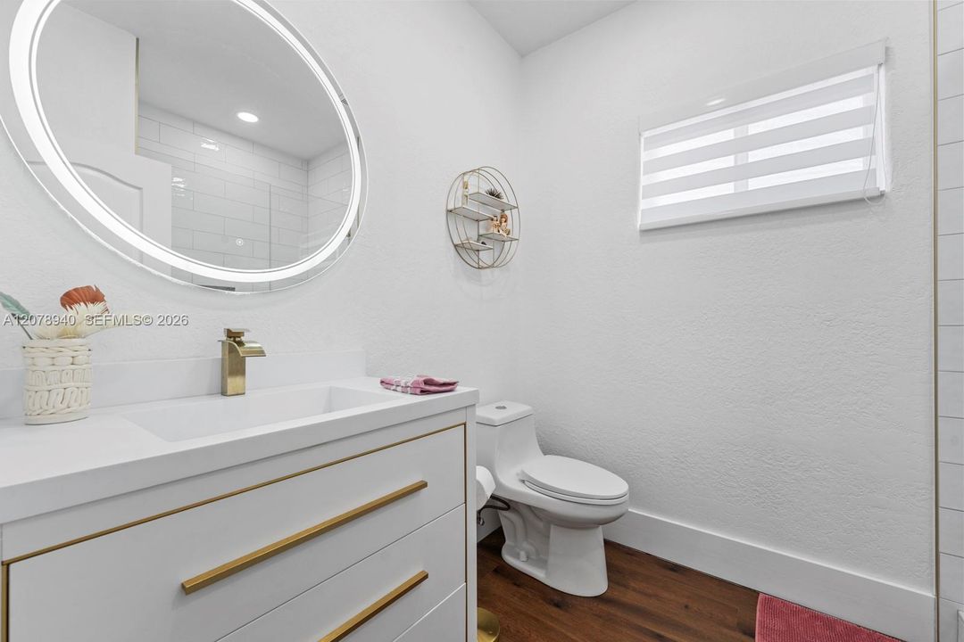 For Rent: $5,950 (5 beds, 3 baths, 2145 Square Feet)