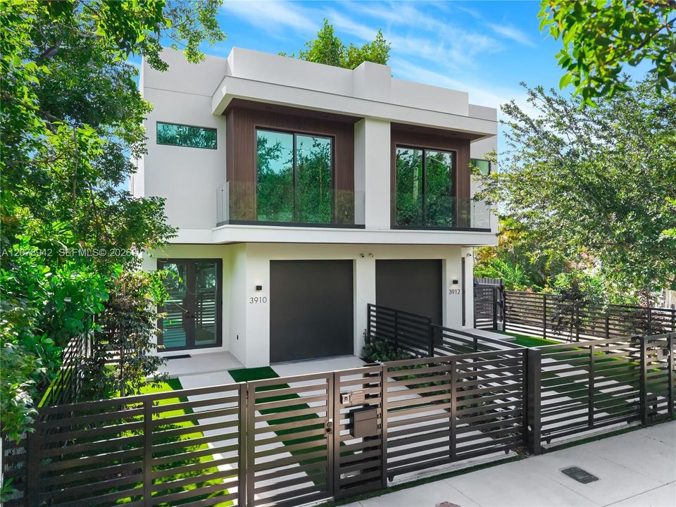 For Sale: $1,599,000 (3 beds, 3 baths, 2187 Square Feet)