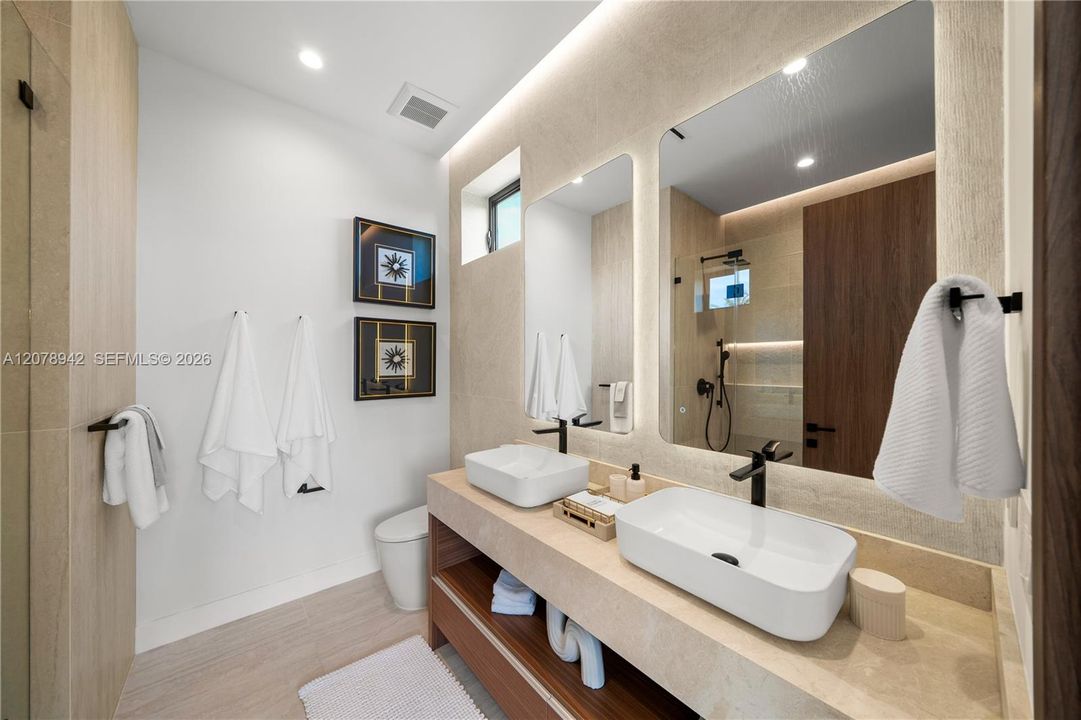 For Sale: $1,599,000 (3 beds, 3 baths, 2187 Square Feet)