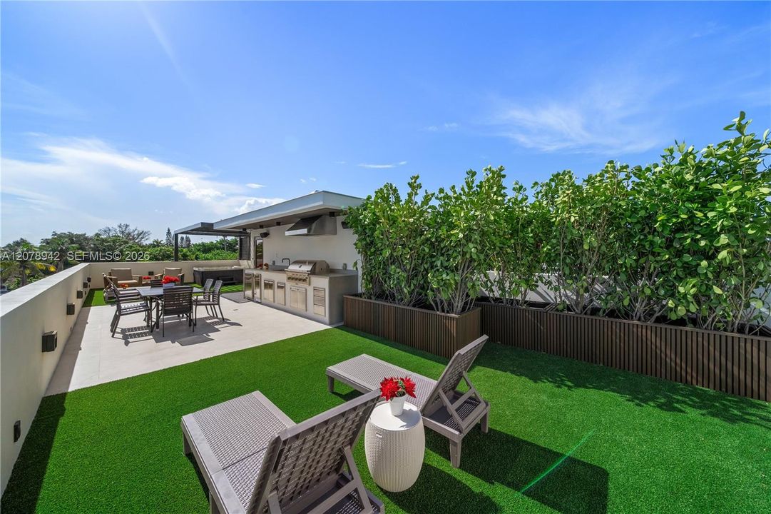 For Sale: $1,599,000 (3 beds, 3 baths, 2187 Square Feet)
