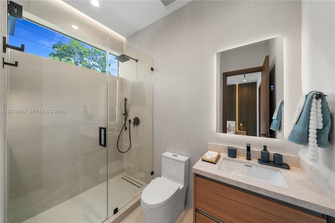 For Sale: $1,599,000 (3 beds, 3 baths, 2187 Square Feet)