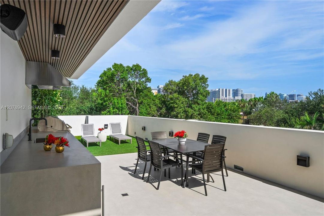 For Sale: $1,599,000 (3 beds, 3 baths, 2187 Square Feet)