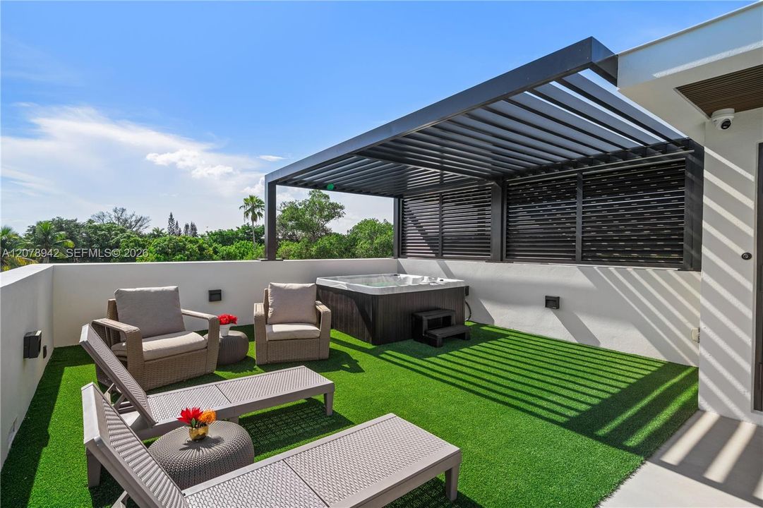 For Sale: $1,599,000 (3 beds, 3 baths, 2187 Square Feet)