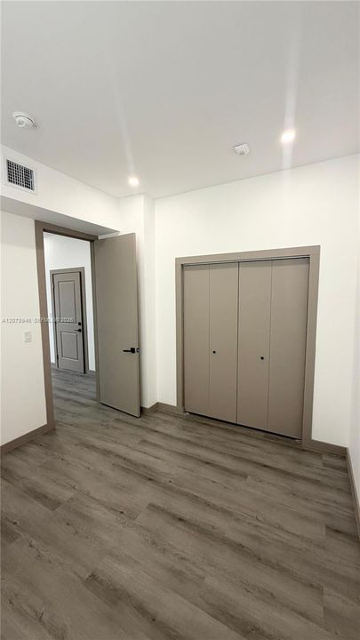 For Rent: $2,450 (1 beds, 1 baths, 800 Square Feet)