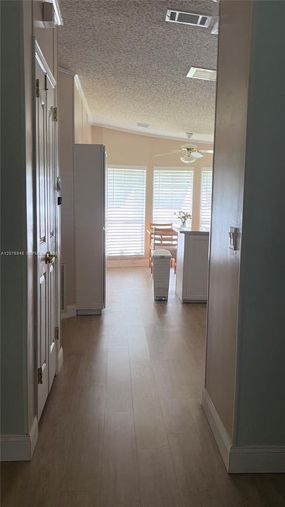 For Sale: $299,000 (2 beds, 2 baths, 1170 Square Feet)