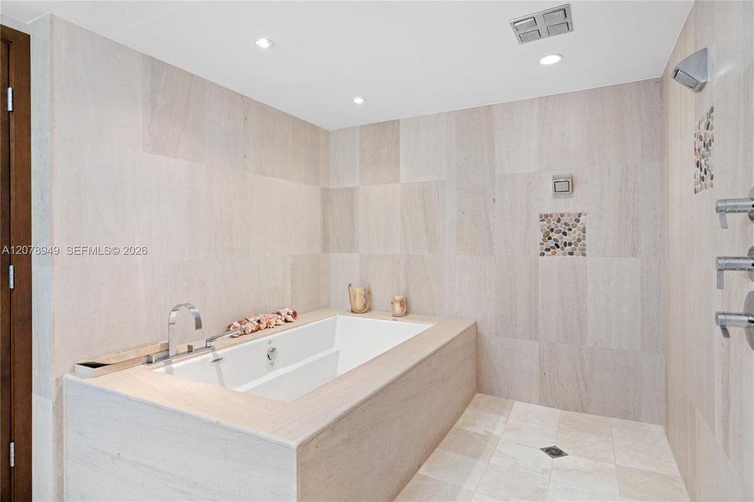 En Renta: $24,000 (2 camas, 2 baños, 1725 Pies cuadrados)