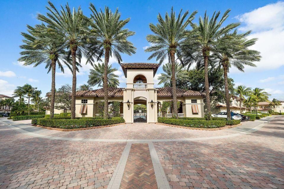 Entrance to Pool Cabana