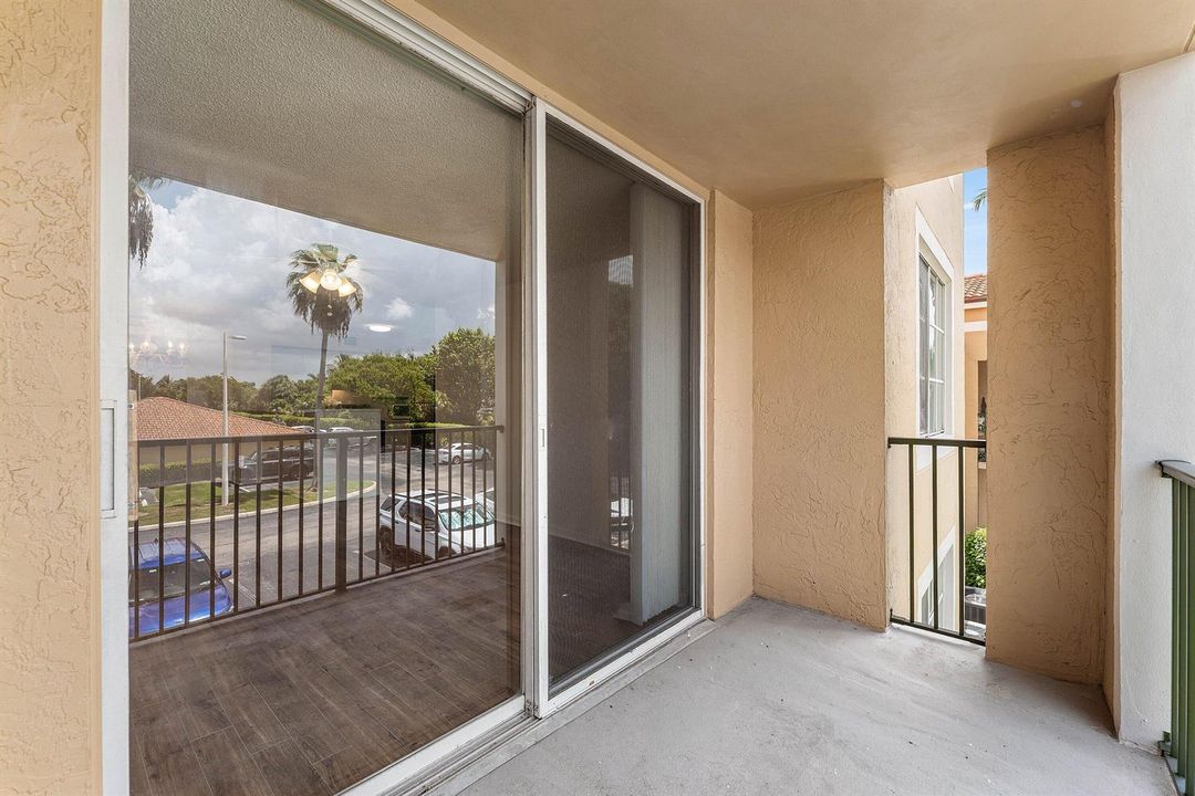 025-167YachtClubWay-Unit205-Hypoluxo-FL-
