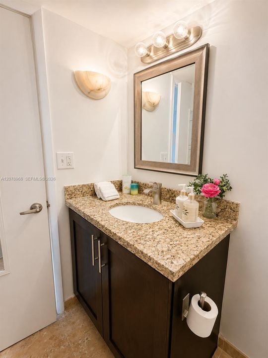 En Venta: $290,000 (2 camas, 2 baños, 1258 Pies cuadrados)