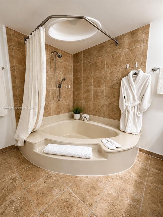 Tub Shower in the Primary BtRm