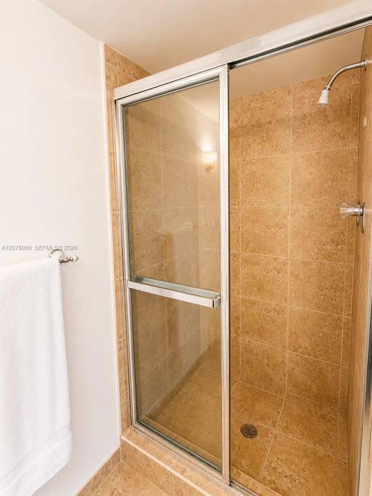 En Venta: $290,000 (2 camas, 2 baños, 1258 Pies cuadrados)