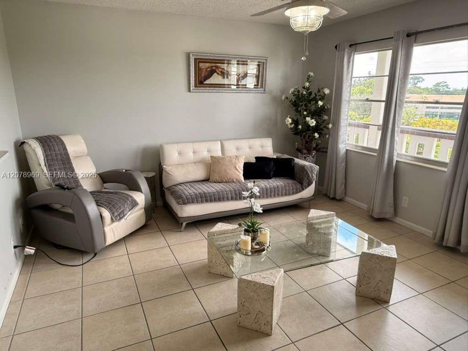 En Venta: $99,000 (1 camas, 1 baños, 702 Pies cuadrados)