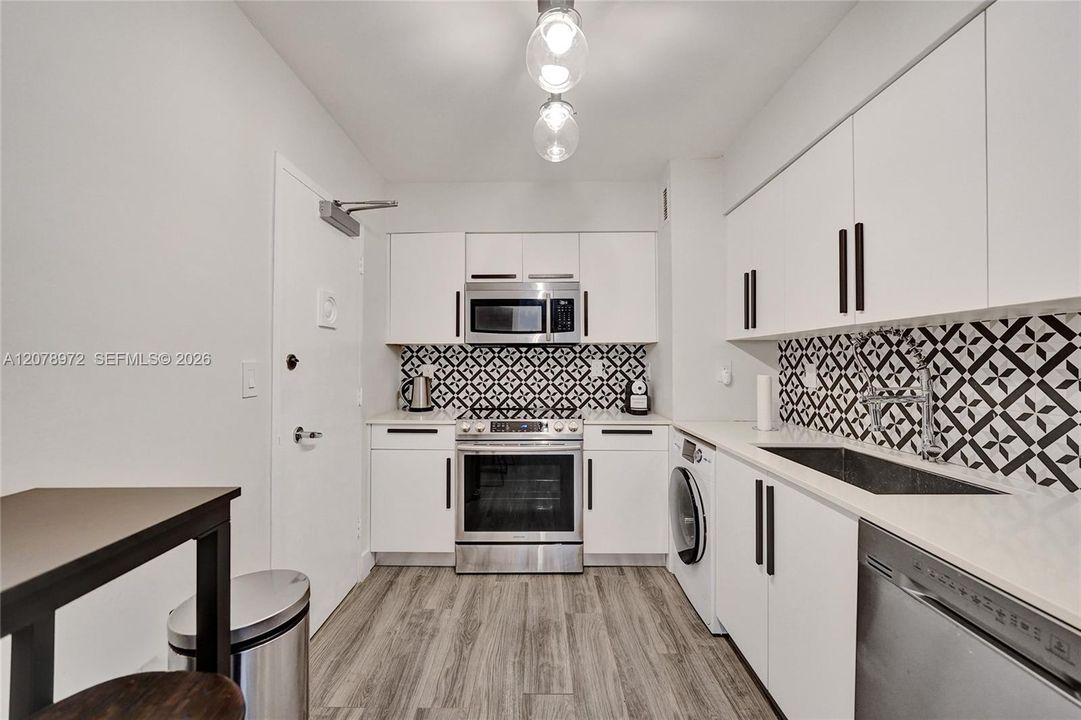En Venta: $999,000 (1 camas, 1 baños, 905 Pies cuadrados)
