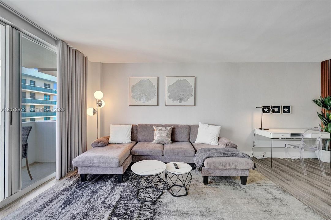 En Venta: $999,000 (1 camas, 1 baños, 905 Pies cuadrados)