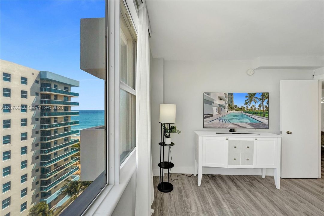 En Venta: $999,000 (1 camas, 1 baños, 905 Pies cuadrados)
