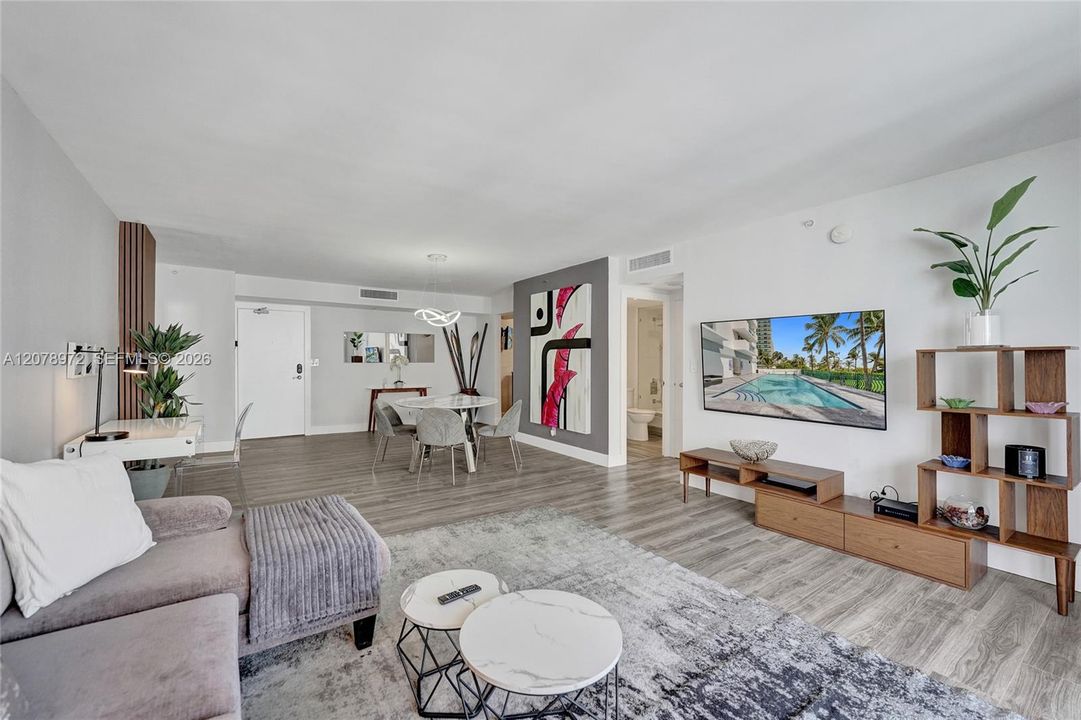 En Venta: $999,000 (1 camas, 1 baños, 905 Pies cuadrados)