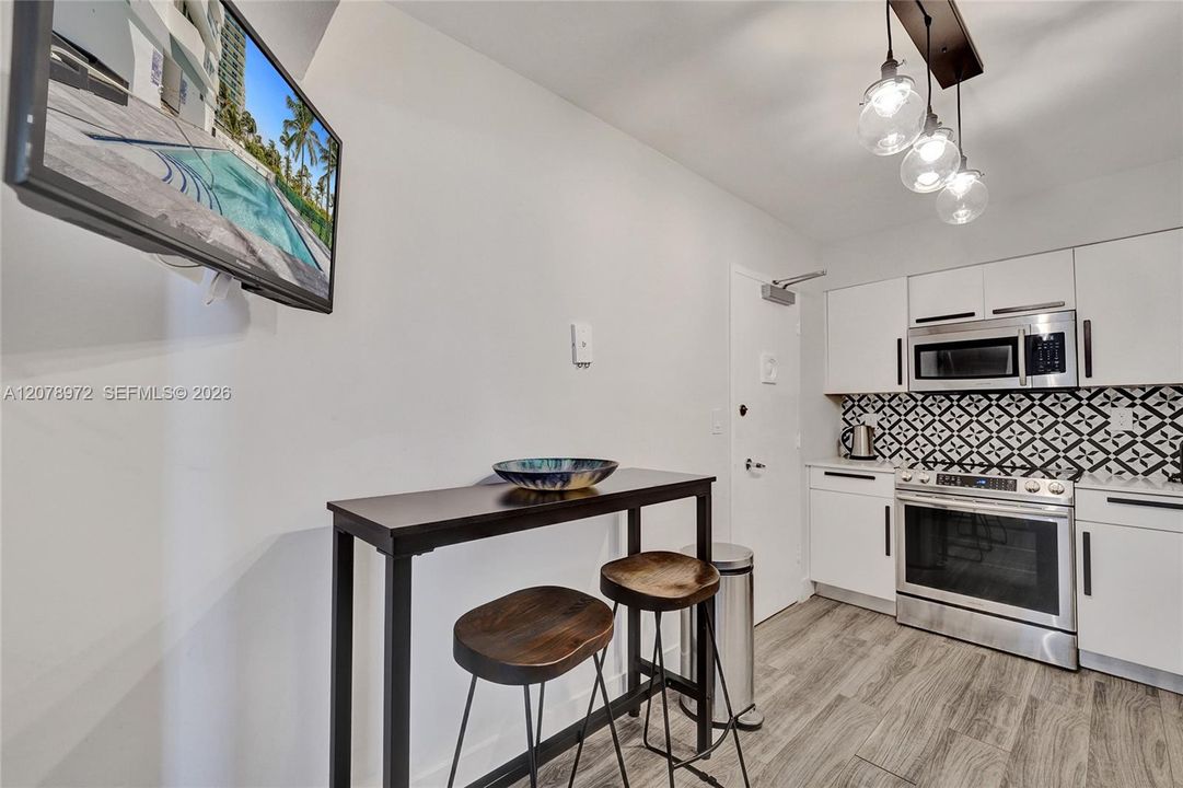 En Venta: $999,000 (1 camas, 1 baños, 905 Pies cuadrados)