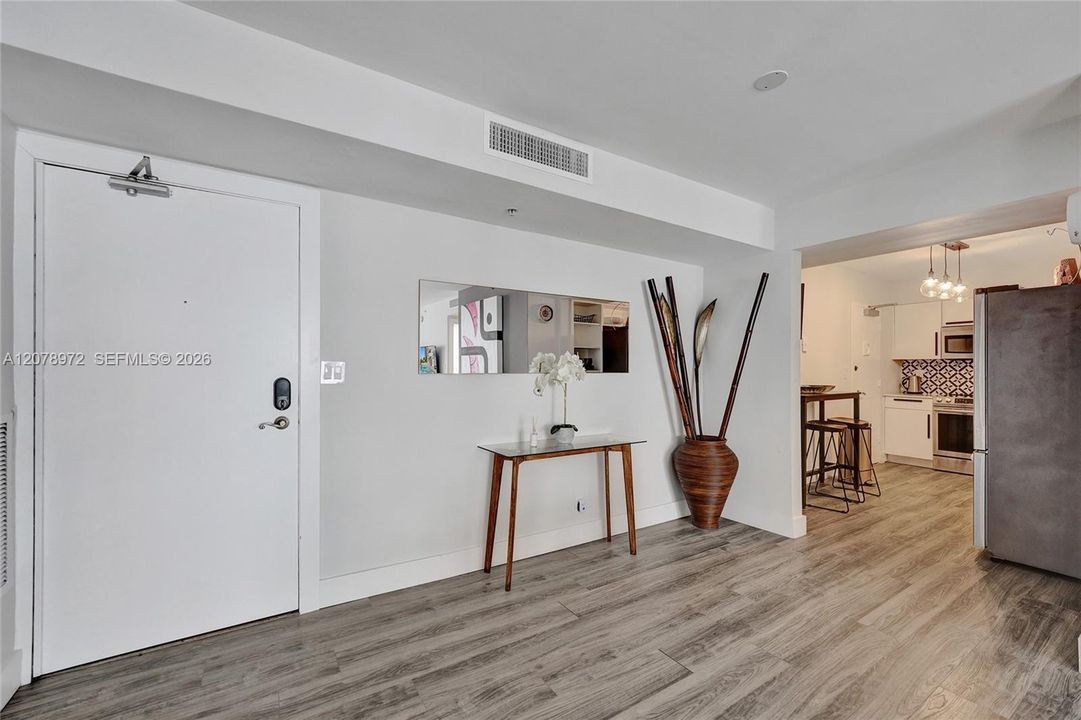 En Venta: $999,000 (1 camas, 1 baños, 905 Pies cuadrados)