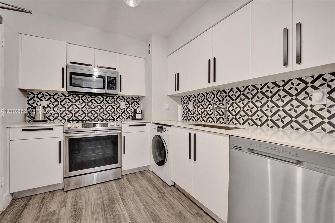 En Venta: $999,000 (1 camas, 1 baños, 905 Pies cuadrados)
