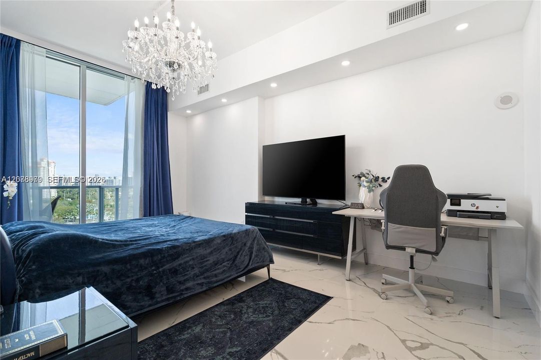En Venta: $690,000 (3 camas, 2 baños, 1362 Pies cuadrados)