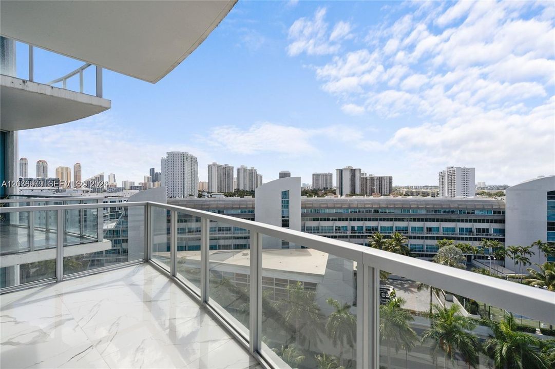 En Venta: $690,000 (3 camas, 2 baños, 1362 Pies cuadrados)