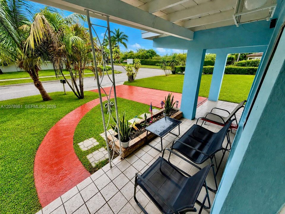 For Sale: $479,000 (3 beds, 2 baths, 1560 Square Feet)