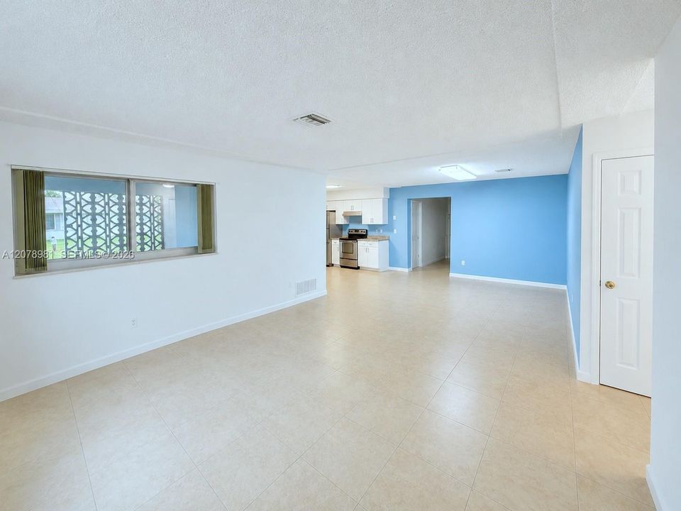 For Sale: $479,000 (3 beds, 2 baths, 1560 Square Feet)