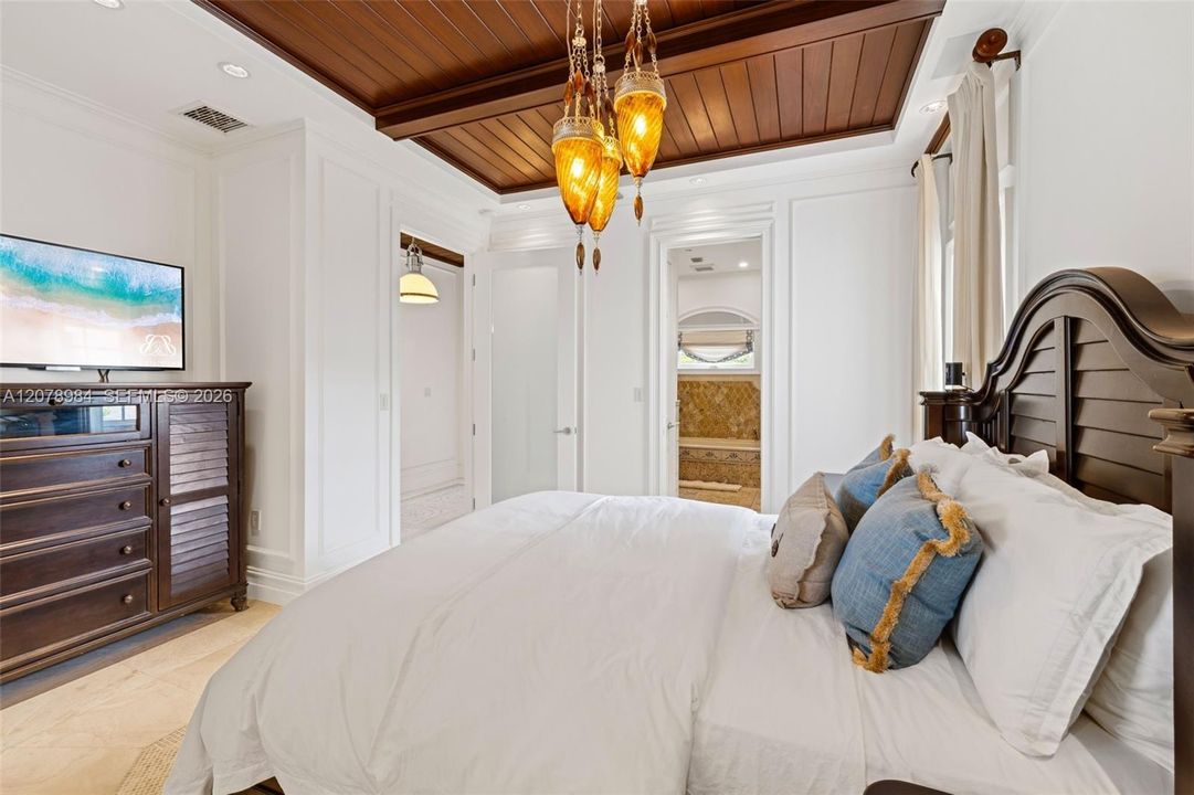 For Rent: $20,000 (1 beds, 1 baths, 670 Square Feet)