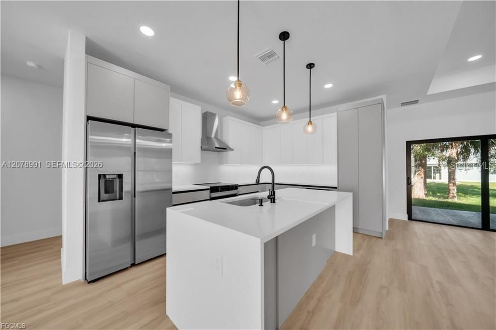 На продажу: $464,900 (4 спален, 3 ванн, 2401 Квадратных фут)