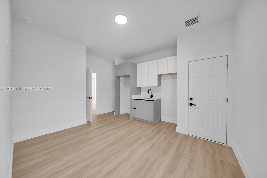 На продажу: $464,900 (4 спален, 3 ванн, 2401 Квадратных фут)